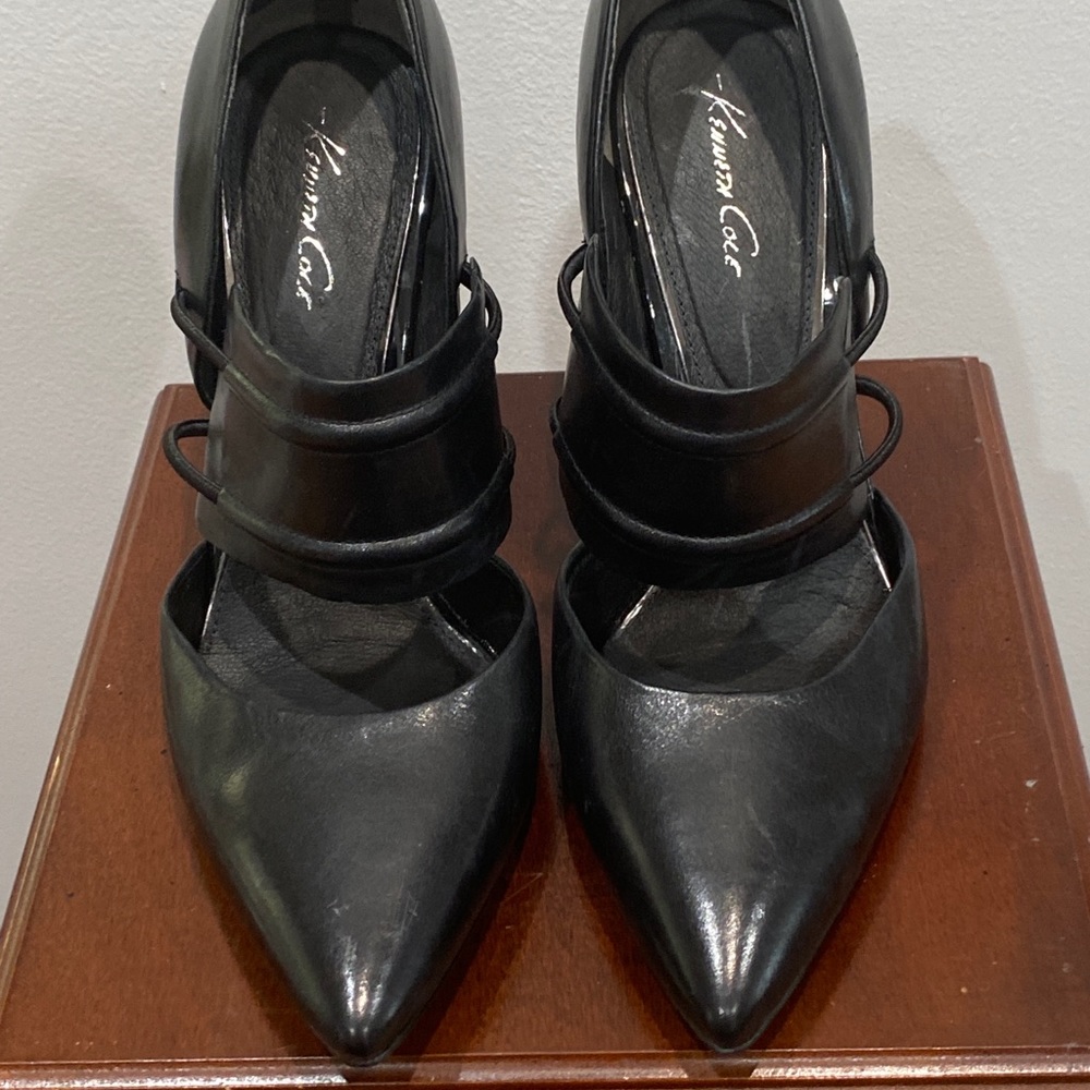 Kenneth Cole New York Water dress leather pumps. - Picture 2 of 12